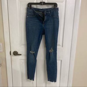Universal Thread Jegging, Distressed Medium Wash